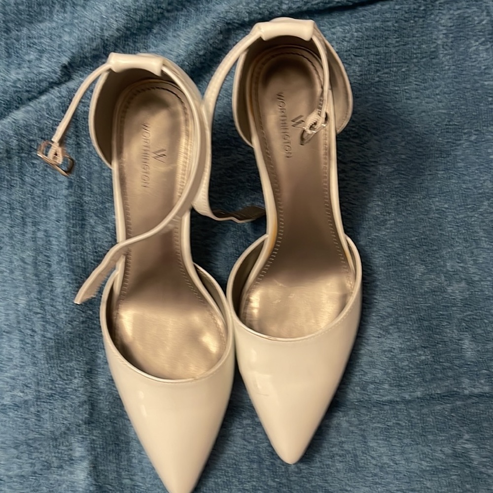 Worthington White 2 inch heels